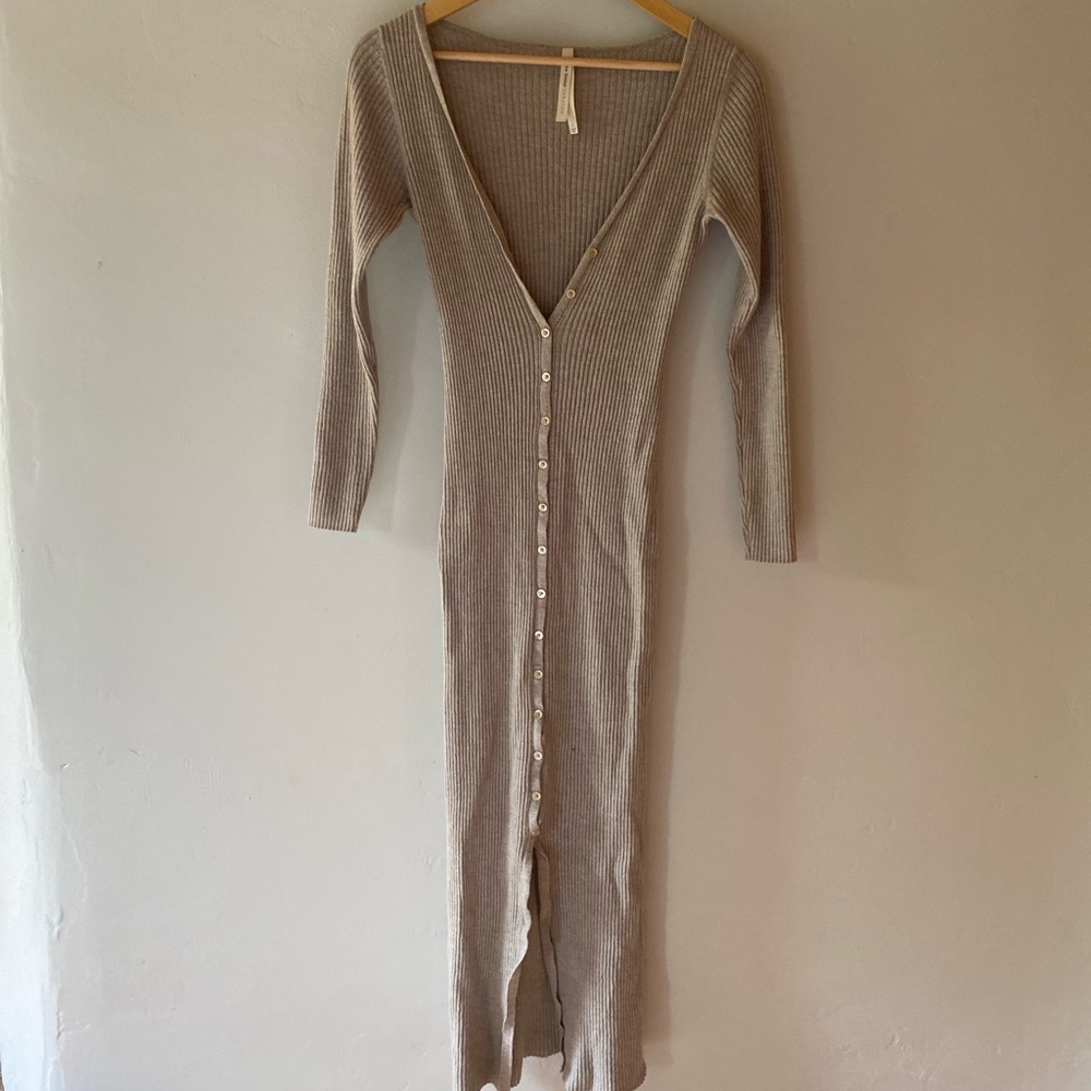 Aritzia - The Group Babaton - tan button up sweater dress. Size L